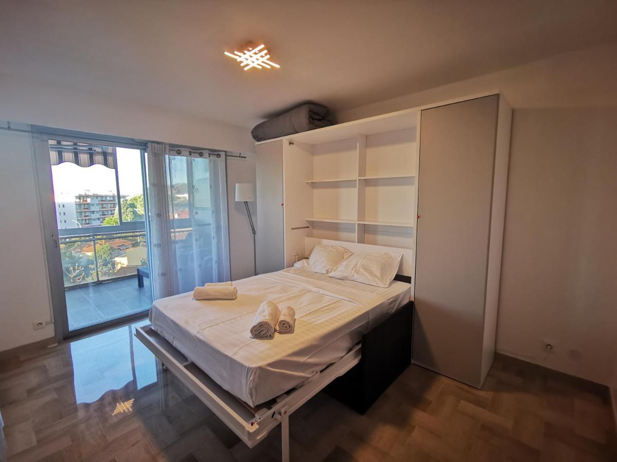 Sea Side Oceanides Apartment Juan-les-Pins Bagian luar foto