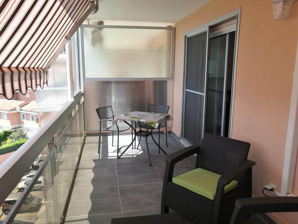 Sea Side Oceanides Apartment Juan-les-Pins Bagian luar foto