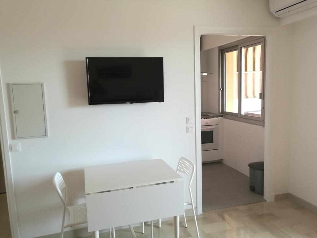Sea Side Oceanides Apartment Juan-les-Pins Bagian luar foto